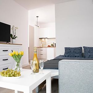 Deluxe Studio